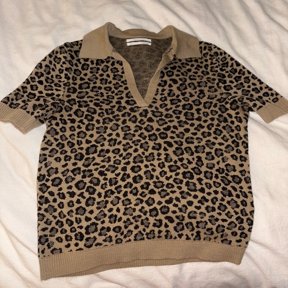 Anthropologie Sweaters - Anthropologie Tan and Black Leopard V-Neck Sweater